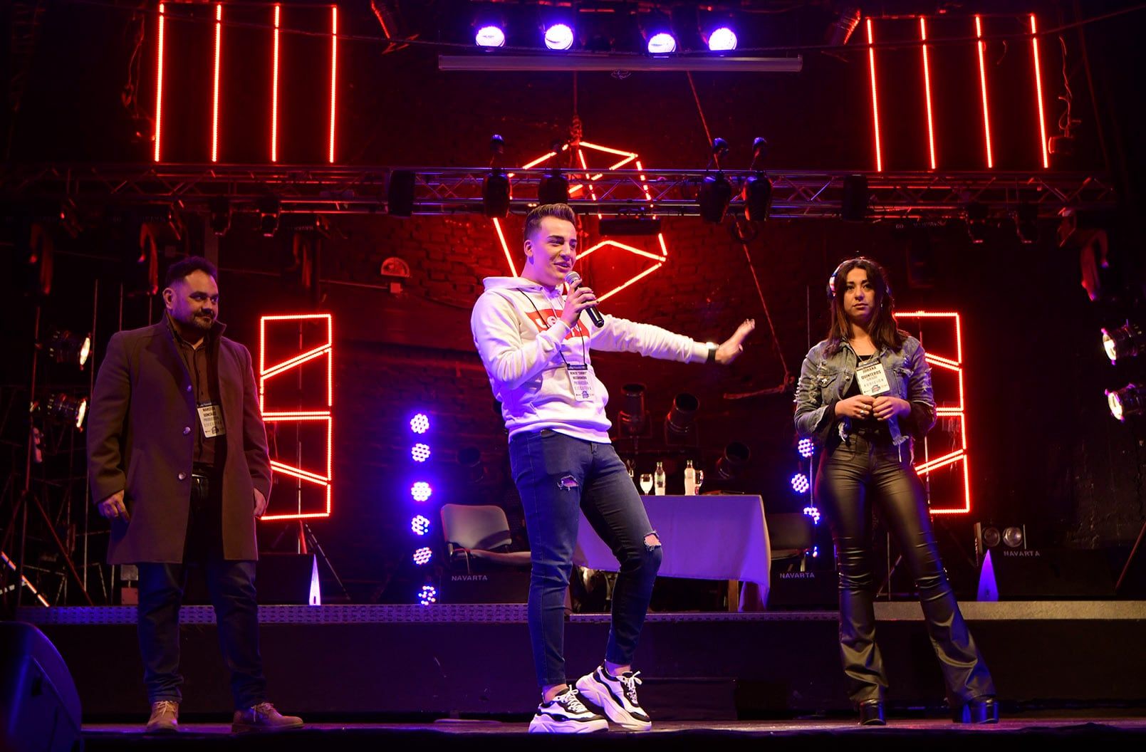 En la foto: El conductorRenzo “Chory” Occhionero (con micrófono) , Marcelo Gonzalez y Johana Quniteros.