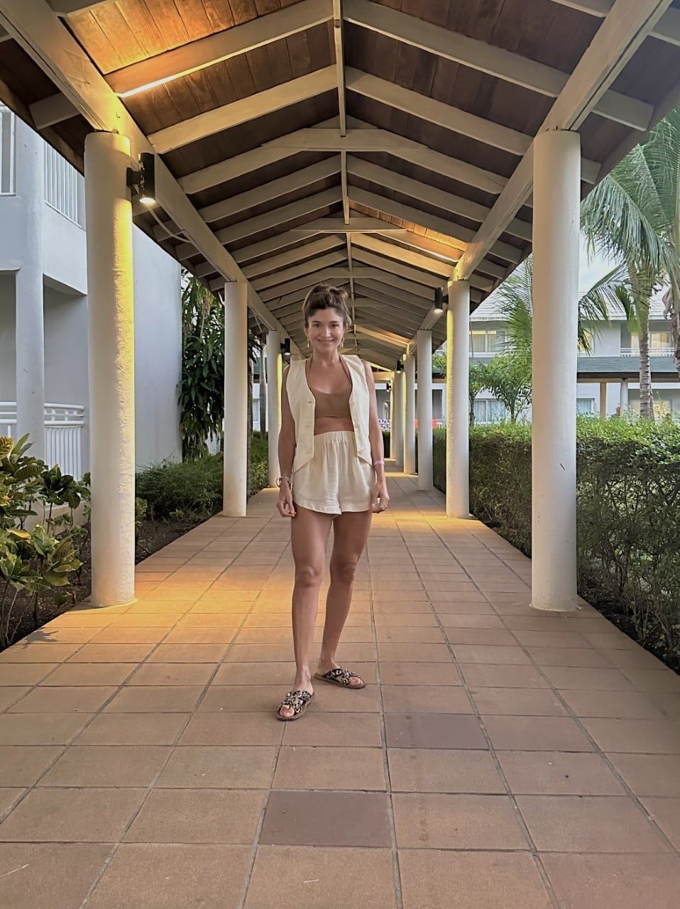 Agus de @cosa.de.mujeres con top de crochet