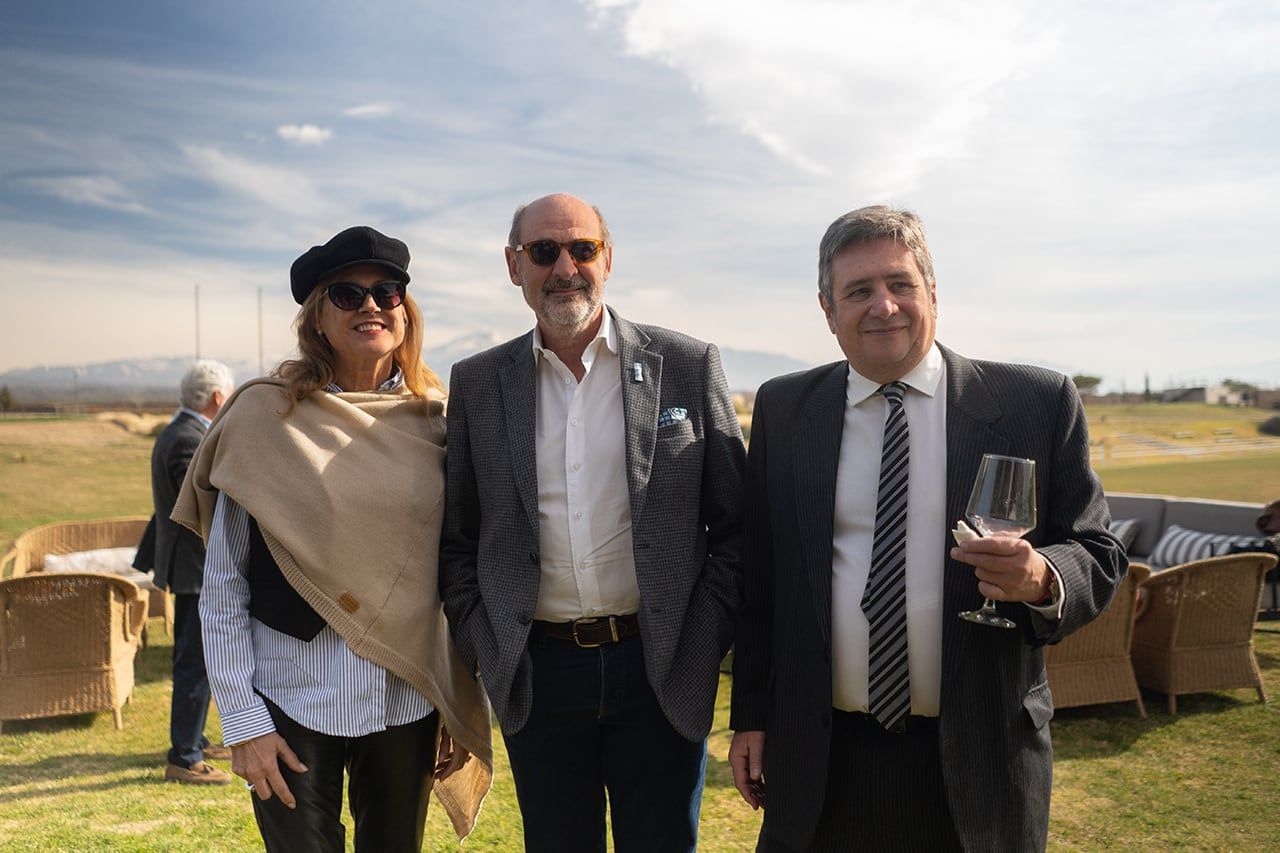 Mariana Saccone-Rodolfo Vargas Arizu-Juan Mattiazzo