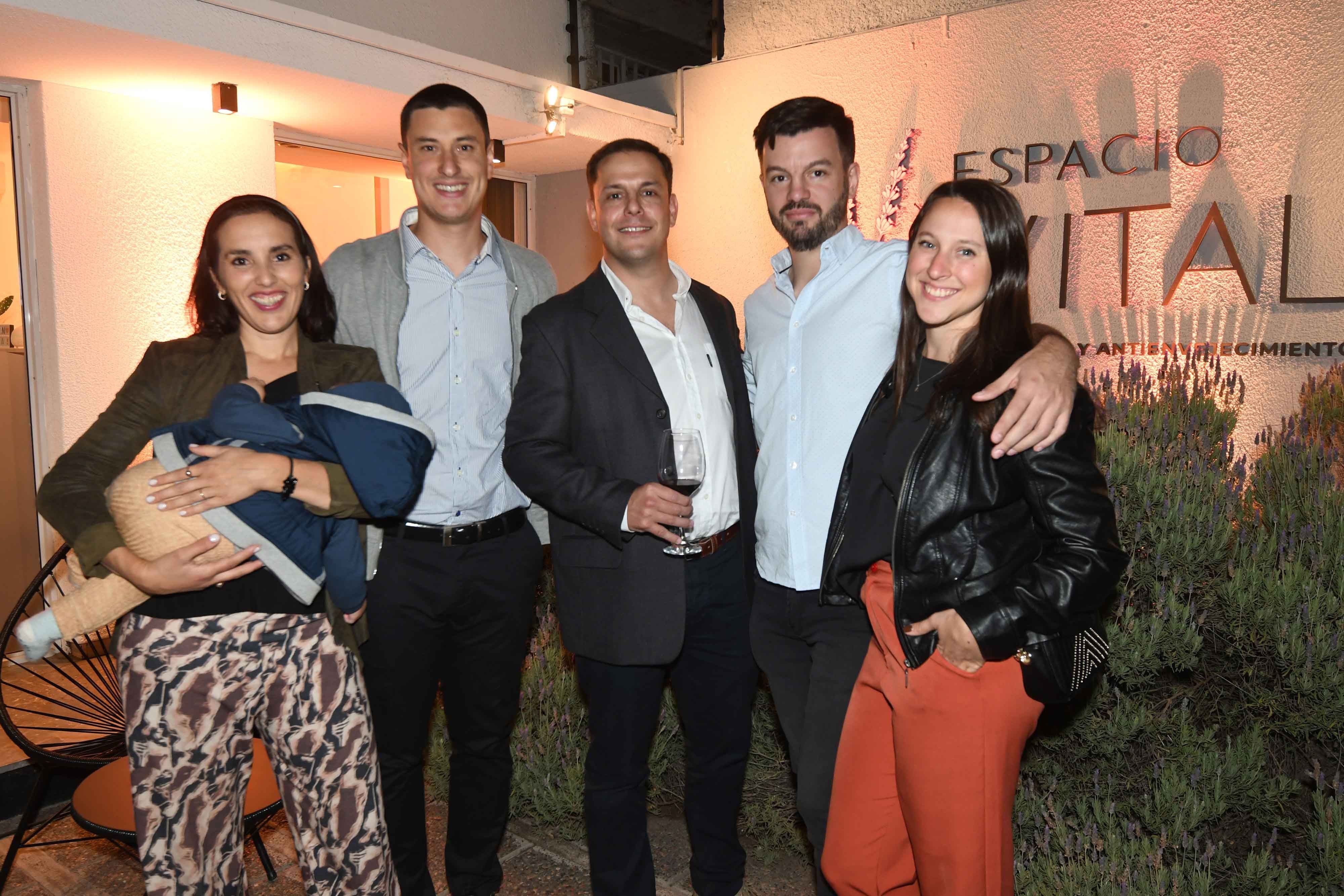 Ana Serres, Cristian Filliol, Daniel Lotero, Roberto y Andrea Lijteroff.