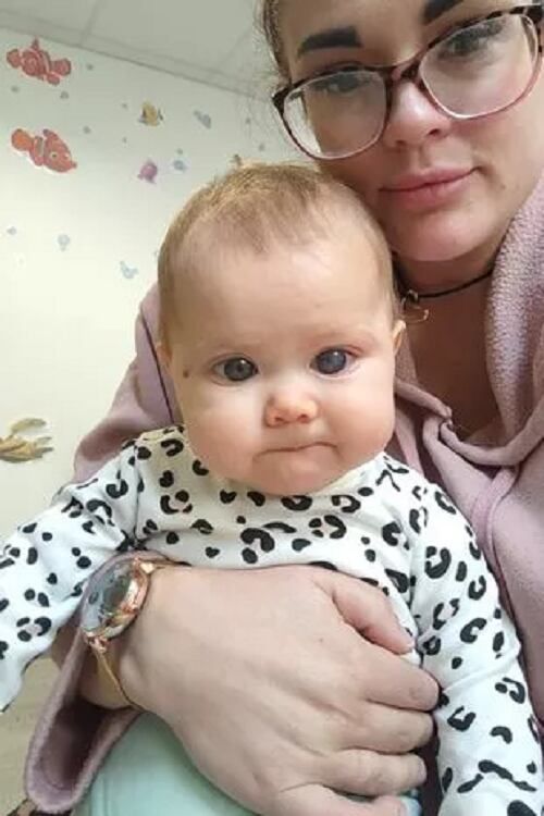 Aretria Bice nació con enormes ojos azules - Foto Louise Claire Bice / SWNS