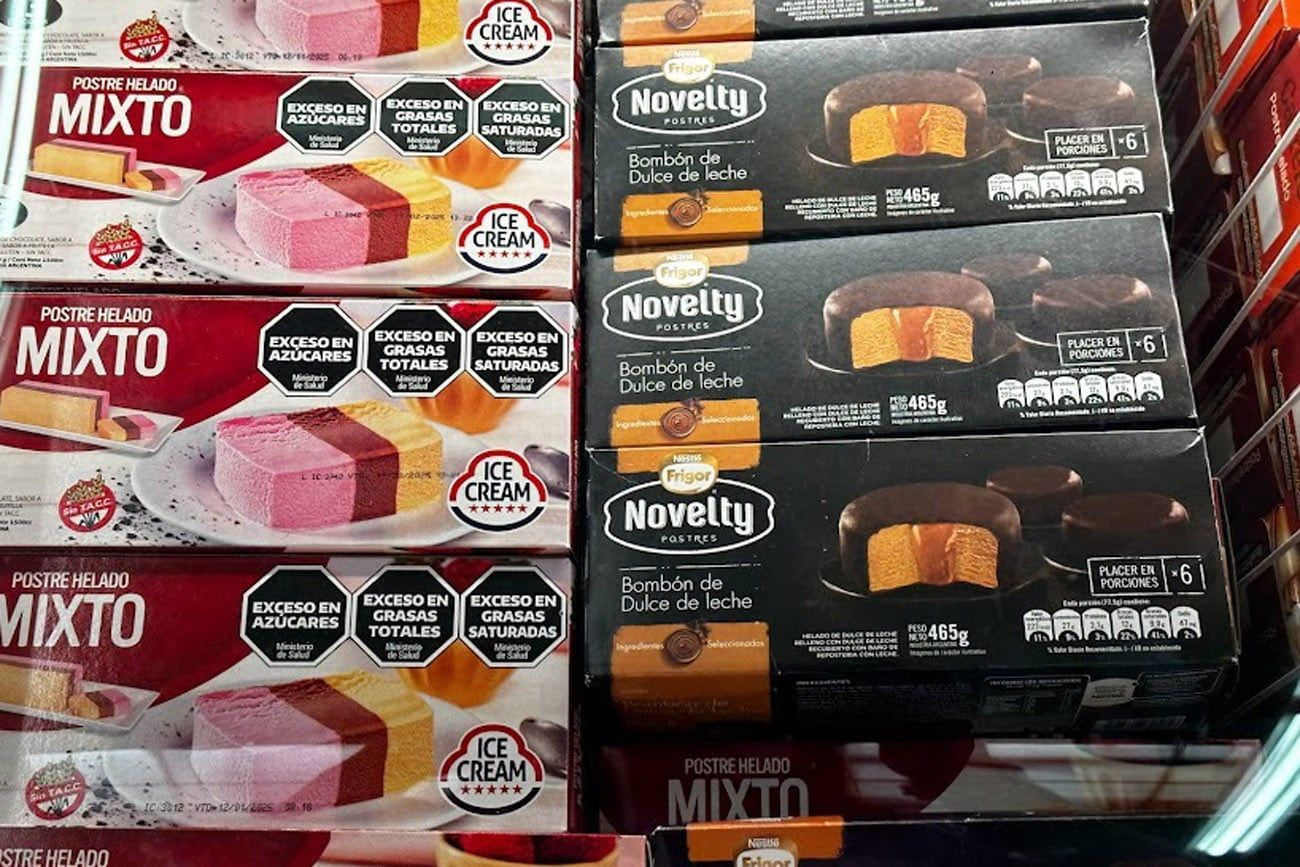 El etiquetado frontal de los productos en las góndolas genera confusión en los consumidores. / Foto: La Voz