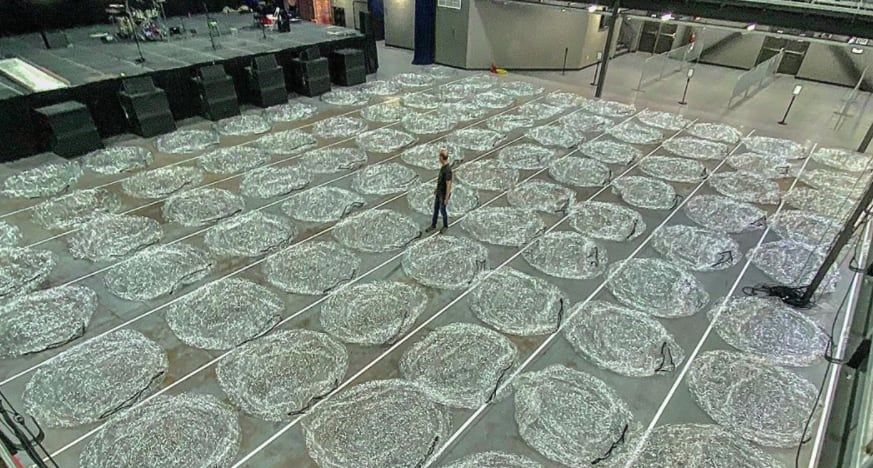 Una banda de rock estadounidense brindó un concierto en el que todos los presentes debieron estar en burbujas. Foto Instagram