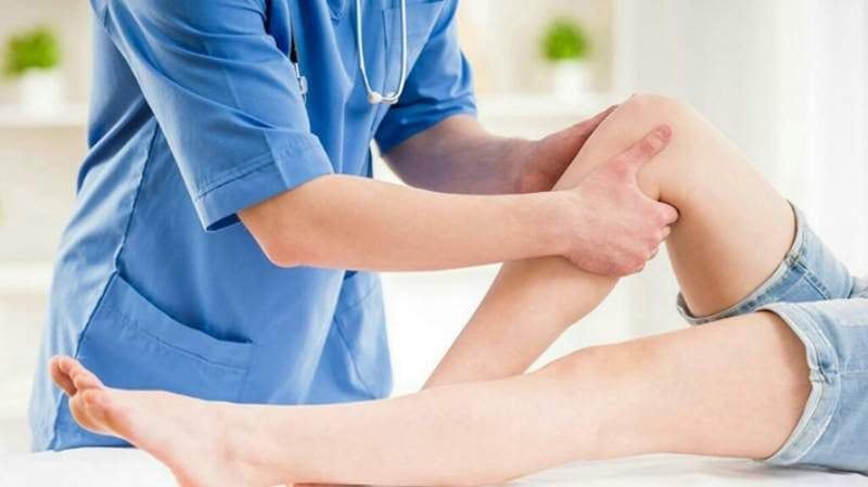 La palabra “kinesiología”, de origen griego, significa “estudio del movimiento”, reflejando así el enfoque científico que caracteriza esta disciplina.