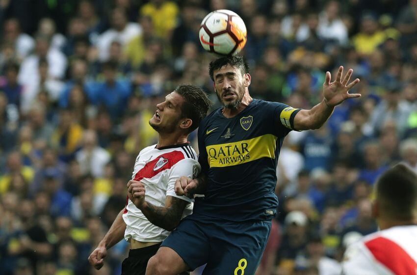  Foto: AFP | Bruno Zuculini de River y Pablo Pérez de Boca disputan el balón en la "Súperfinal"    
