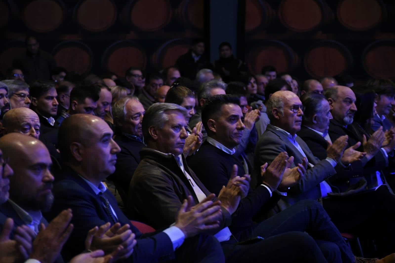 El Primer Foro Agroindustrial Pyme reunió a productores, empresarios y profesionales de Mendoza, San Juan, San Luis, La Rioja y Catamarca, en la búsqueda de soluciones para fortalecer la competitividad del sector.