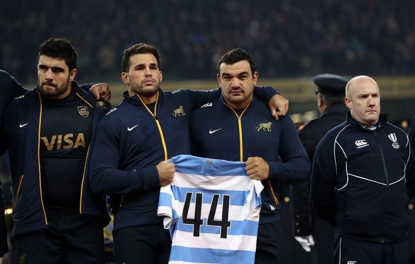 
    Los Pumas homenajearon a los submarinistas en el partido frente a Irlanda del año pasado. Foto: Prensa UAR
   