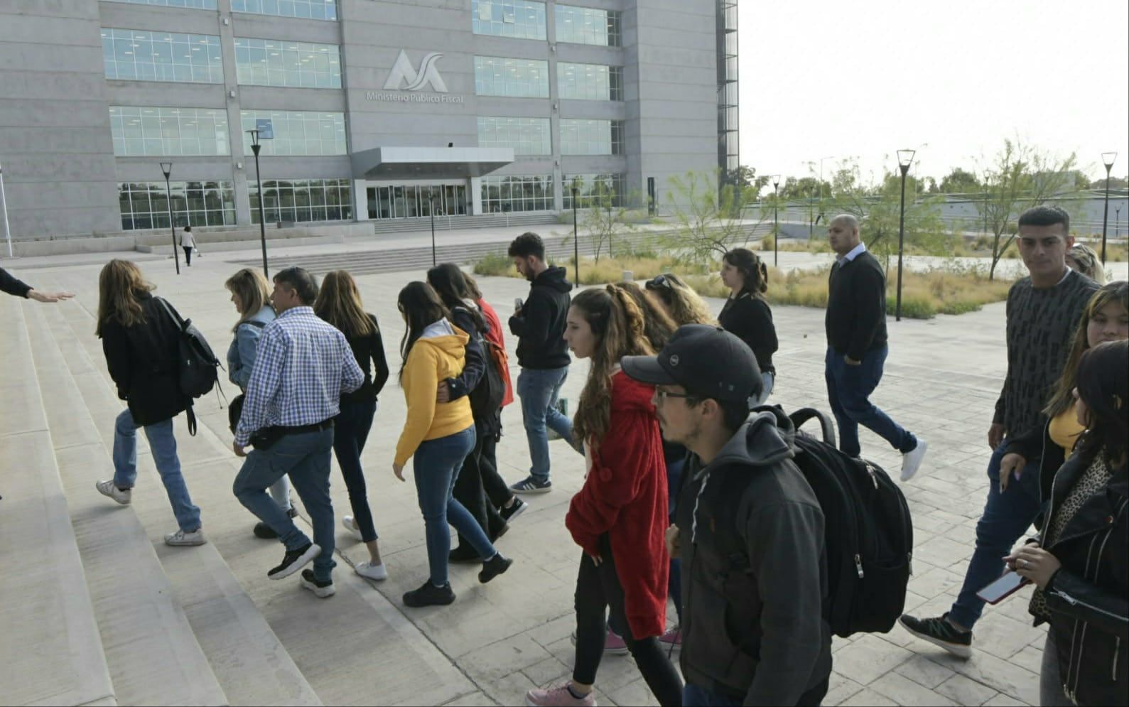 Familiares y víctimas de los abusos en el instituto Próvolo (Orlando Pelichotti / Los Andes)