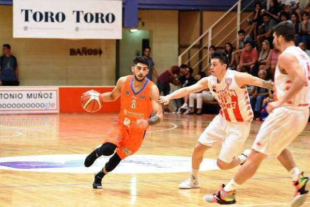 
    Valentín Costa, otra de las grandes figuras del Naranja. / Gentileza: Jorge Ruiz.
   