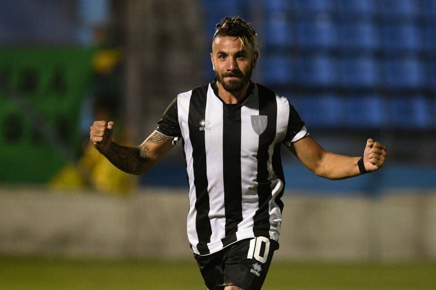 
Patricio Cucchi hizo el gol que le dio el triunfo al equipo del Parque. | Fotoreporter
   