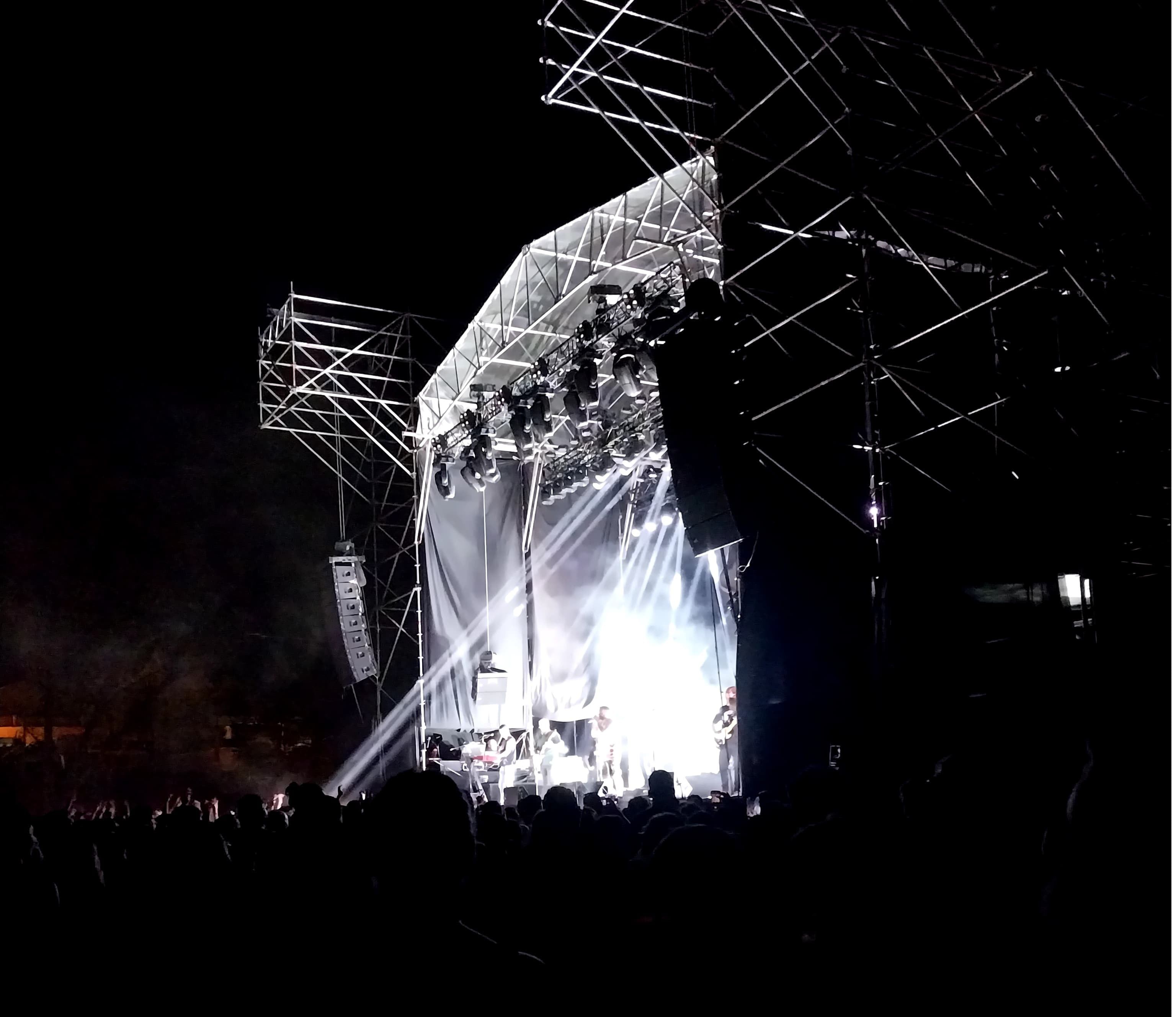 La banda brindó un show a todo motor en el Multiespacio Cultural Luján de Cuyo.