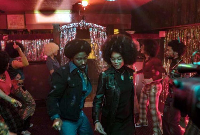 
Derroche de genialidad | “El infiltrado...” es un películón que brilla en todos los rubros: música, diseño, dirección, guión, actuaciones. Homenaje al cine de género.
   