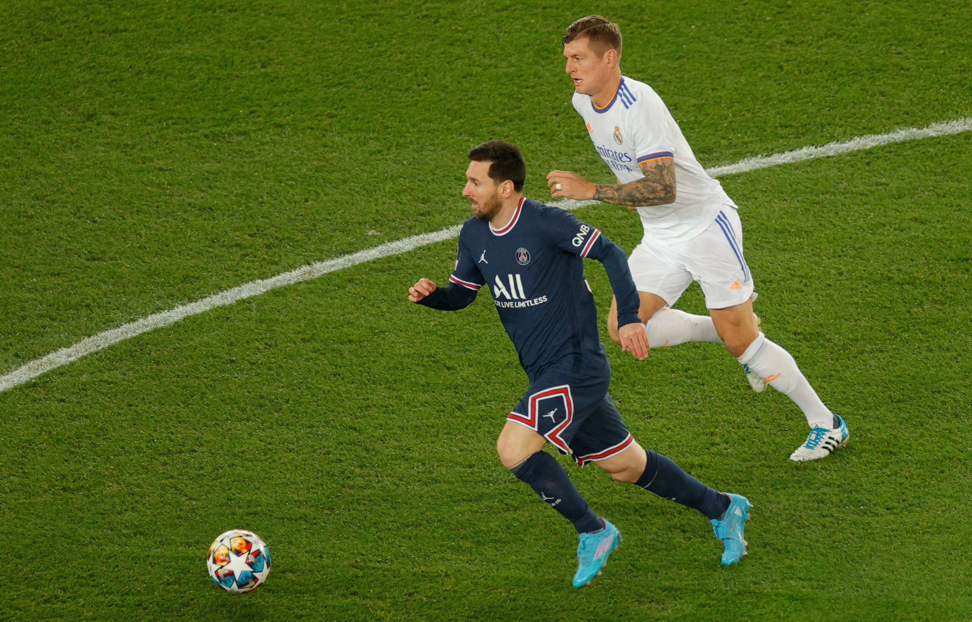Lionel Messi, titular y muy participativo en la creación del PSG ante Real Madrid. La prensa francesa no vio lo mismo.
