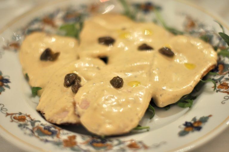 El vitel toné, una tradición de las fiestas.