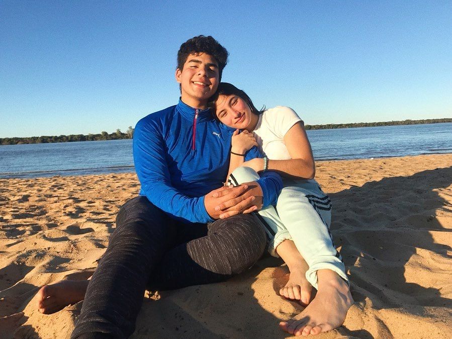 Fernando Báez Sosa junto a su novia. / Archivo