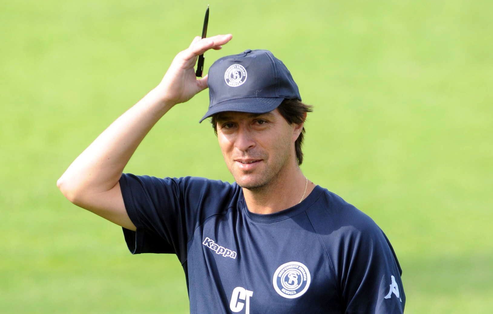 Daniel Garnero en su etapa como DT de Independiente Rivadavia.