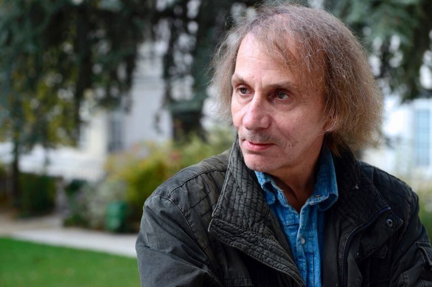 Michel Houellebecq: a la par que edita “Serotonina”, se deja homenajear por los gobiernos conservadores que critica.