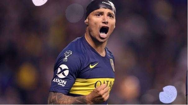 Mauro Zárate gritándole un gol a Vélez en la última Copa de Superliga. / Gentileza.