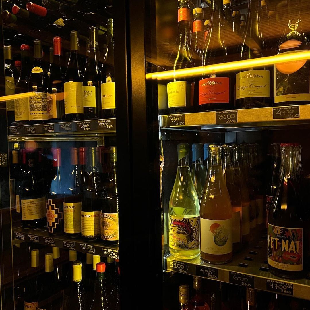 Dua Lipa compartió los vinos que tomó en Argentina. - Instagram