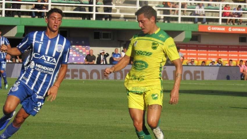 
    Su único gol en Defensa y Justicia se lo hizo al Tomba en diciembre de 2019 y no lo gritó.
   