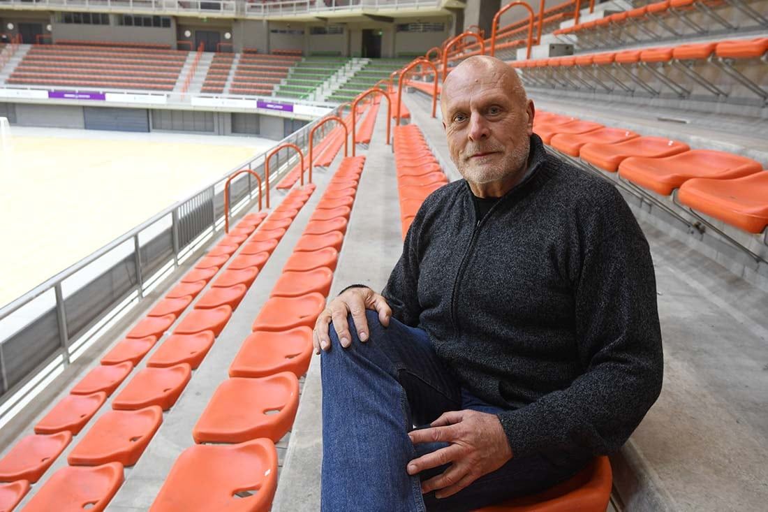 Héctor Ortiz, Presidente de la Federación  Mendocina de Futbol de Salón, en el estadio cerrado Arena Aconcagua de Ciudad Foto: José Gutierrez/ Los Andes     