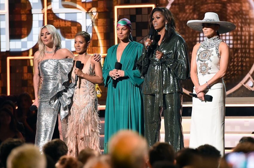 
    Lady Gaga, Jada Pinkett Smith, Alicia Keys, la ex primera dama estadounidense Michelle Obama y Jennifer López hablaron en el escenario durante la 61ª edición de los Grammy Awards , en Los Ángeles.
   