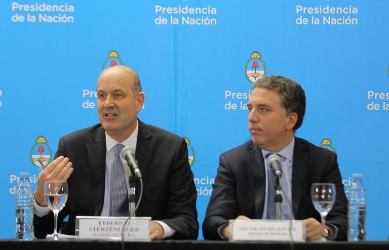 La investigación apunta a Federico Sturzenegger, ex presidente del BCRA, y el ex ministro de Hacienda, Nicolás Dujovne.