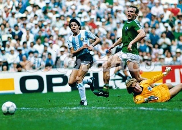 Gol de Burruchaga y la Copa del Mundo de 1986 en los bolsilos. Golazo. / Gentileza: El Gráfico.