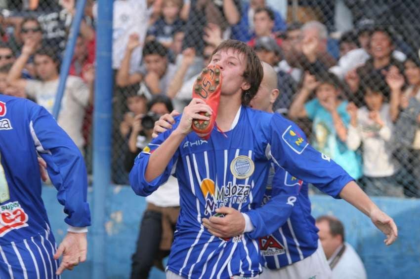 Un ex Tomba se tatuó una imagen muy dolorosa para los hinchas de la Lepra