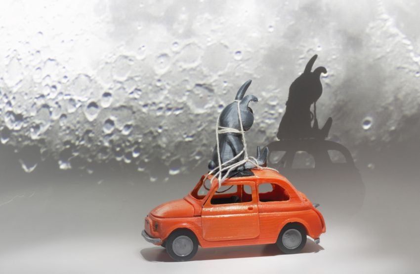 
    Fito lunar. El retrofuturismo de Angie Villé.
   