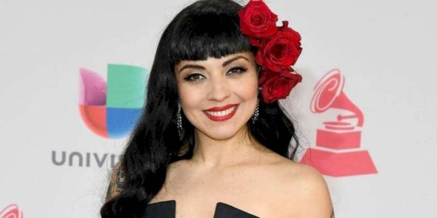 
    Mon Laferte
   