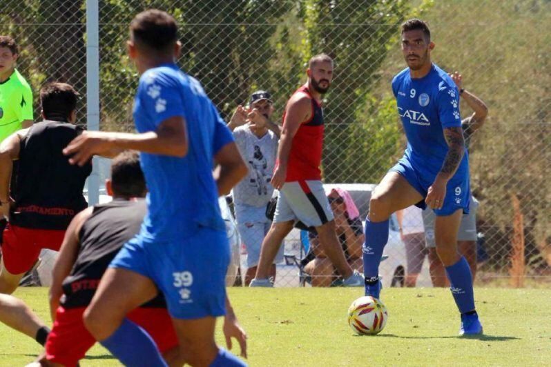 
    El último ensayo. Gabriel Ávalos fue parte del equipo alternativo en la práctica de ayer y hoy firmará con Patronato de Paraná. - Prensa Club Godoy Cruz
   