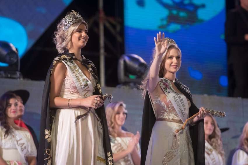 
Soberanas. La Reina y la Virreina comenzaron a despedirse | Ignacio Blanco / Los Andes
   