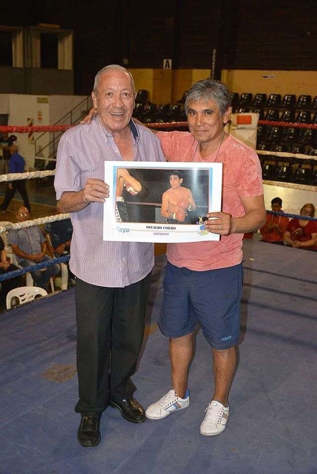  Dos potencias. Pancho Wohlfart distingue a Osvaldo Corro | Gentileza / Jorge Atencio    