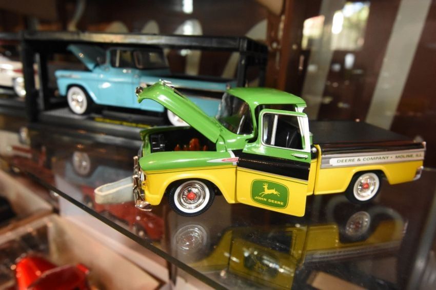 Las camionetas a escala son las preferidas de Pedro Bonell. Foto: Gustavo Rogé