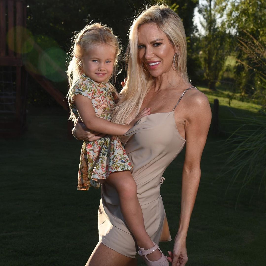 Luciana Salazar y su hija Matilda.