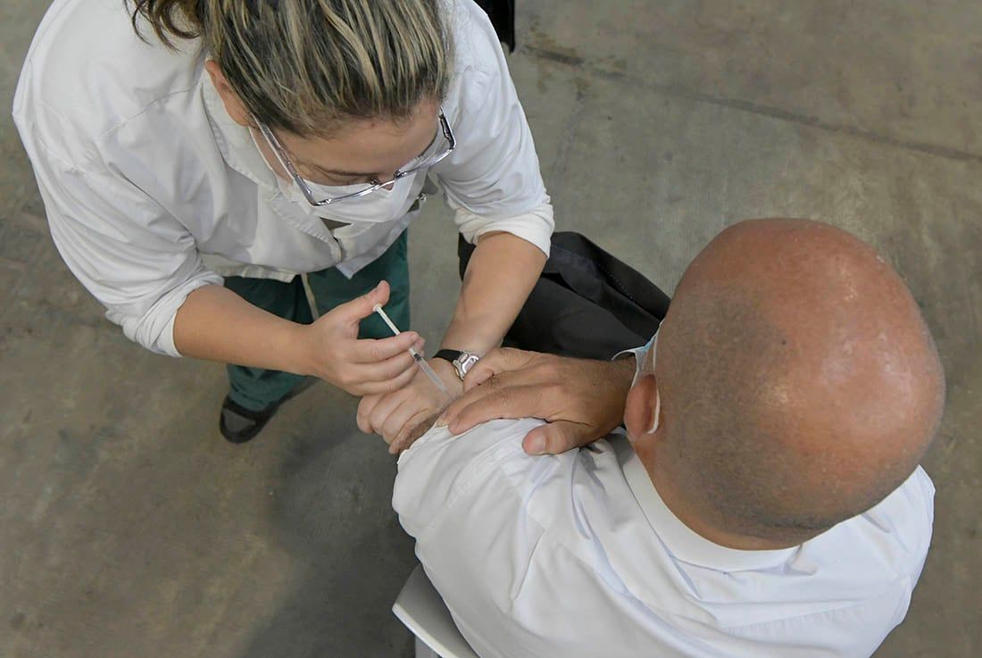 Abrieron la inscripción para la vacunación a mayores de 45 sin cormobilidades -