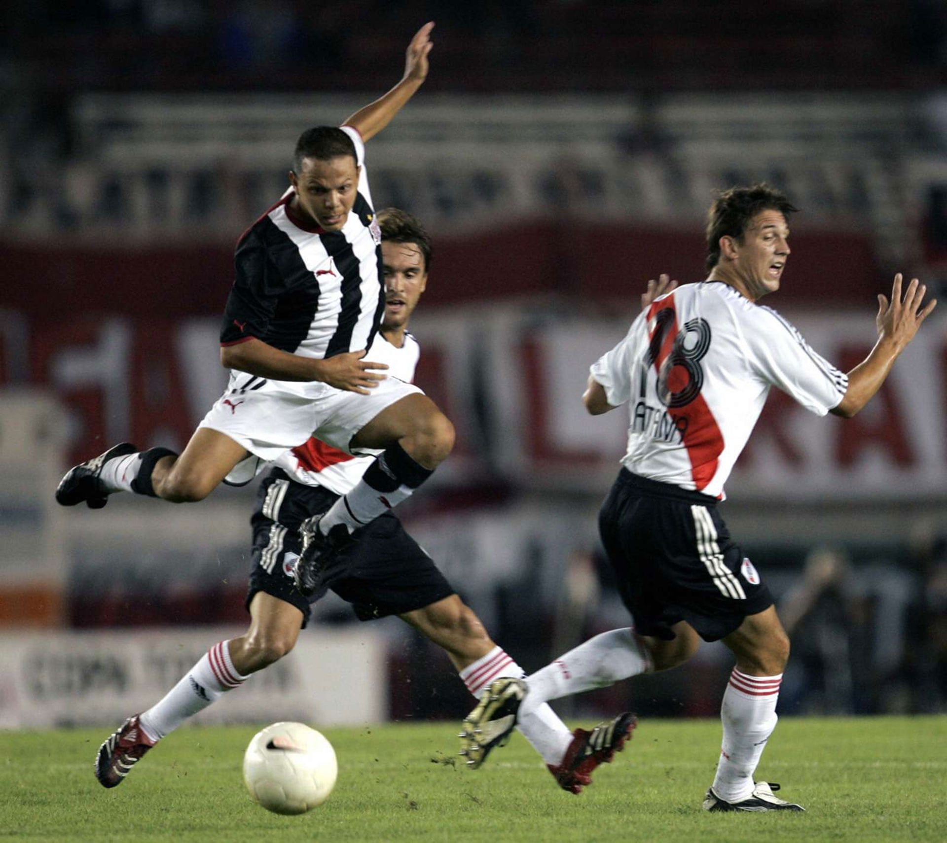 Equipos que descendieron, pero jugaron Copa Libertadores