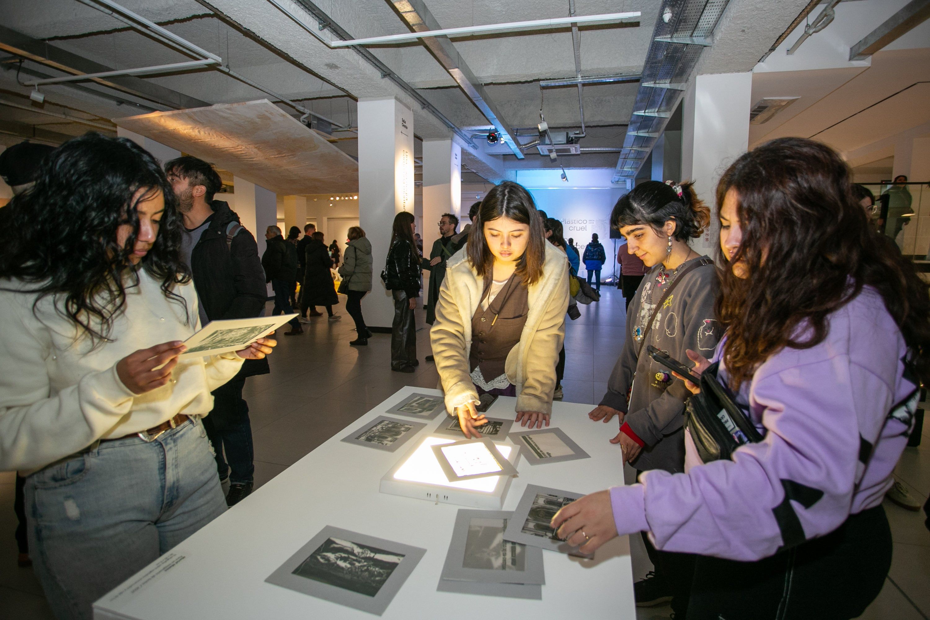 El MMAMM inauguró cuatro nuevas muestras ante un importante marco de público