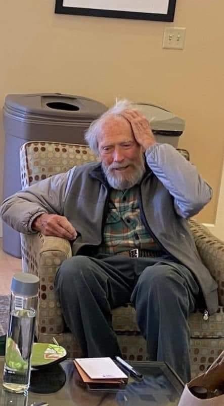 Así se ve Clint Eastwood a sus 93 años. / WEB