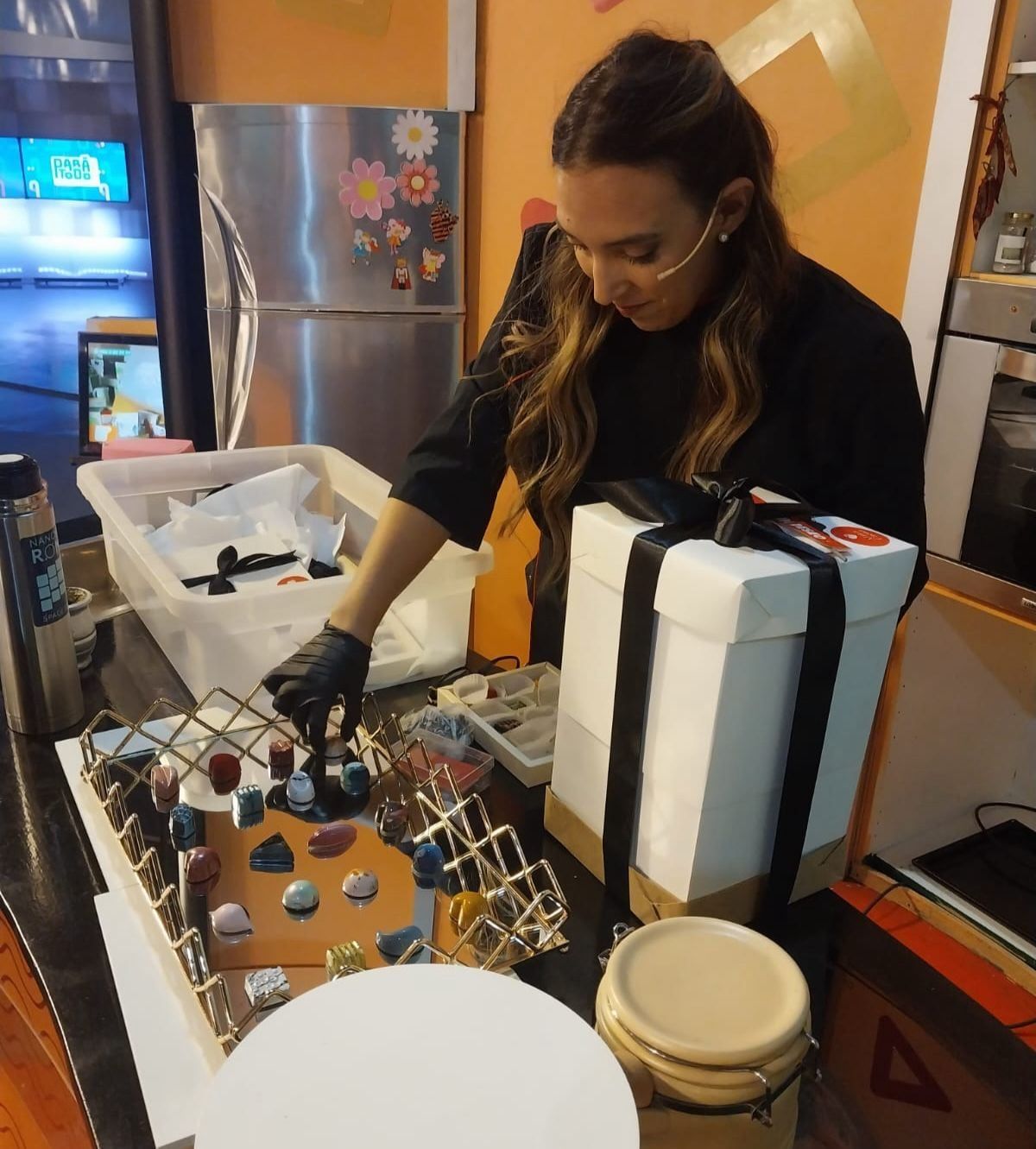 Alma Cacao es una chocolatería y bombonería ubicada en Godoy Cruz que es dirigida por su dueña María de los Ángeles Velasco.