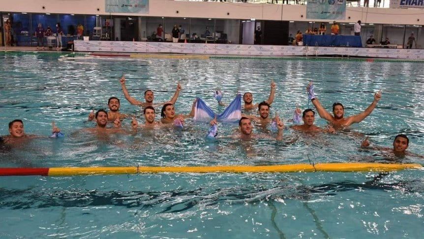 Todo el equipo argentino masculino que ganó el Sudamericano. Las chicas salieron terceras. /Gentileza