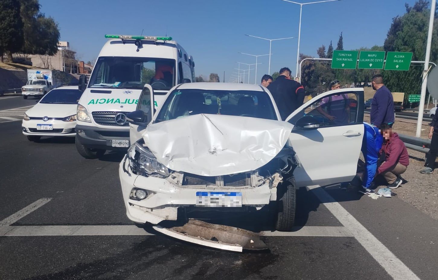 Choque en el Acceso Sur - Fotos fuentes policiales
