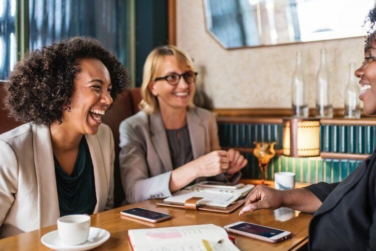 Todo tiene que ver con uno mismo, con nadie más. Y las personas que nos rodean, “nuestros espejos”, sólo están ahí para que aprendamos.