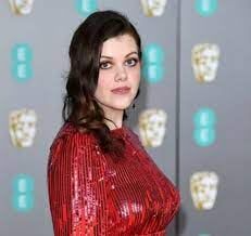 Así luce la actriz que le dio vida a Lucy, en Las crónicas de Narnia.