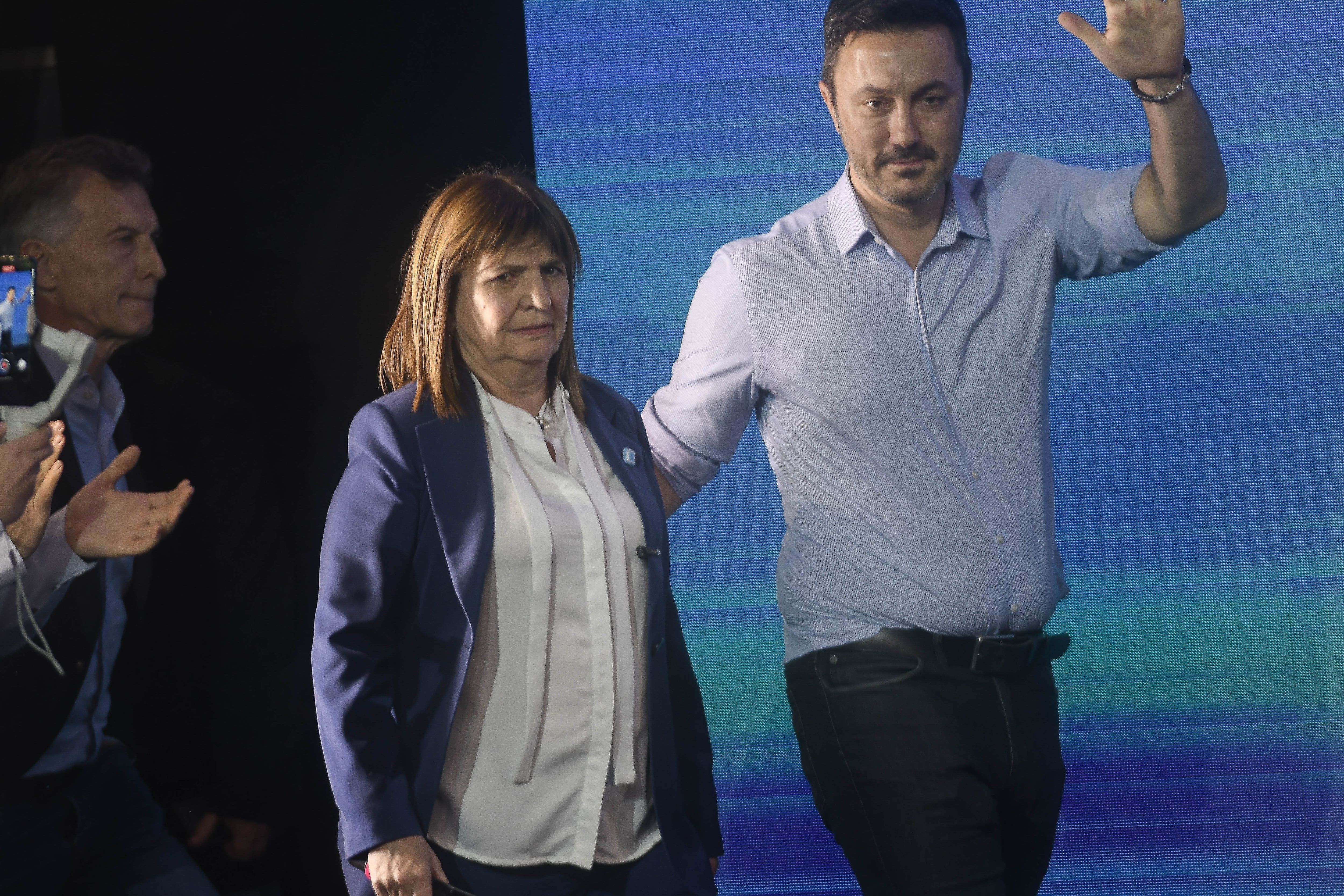 Elecciones 2023. Búnker de Juntos por el Cambio. Mauricio Macri, Patricia Bullrich, Luis Petri. Horacio Rodríguez Larreta, Lilita Carrió, Gerardo Morales, Néstor Grindetti. (Federico López Claro)
