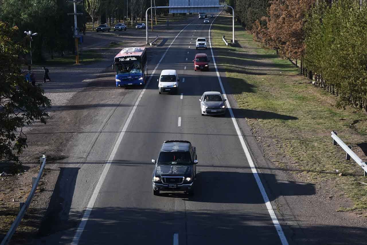 Proyectan ensanchar el Acceso Sur con una via mas desde calle Juan José Paso hasta Azcuenaga, entrada a Lujan de Cuyo.Foto: José Gutierrez / Los Andes