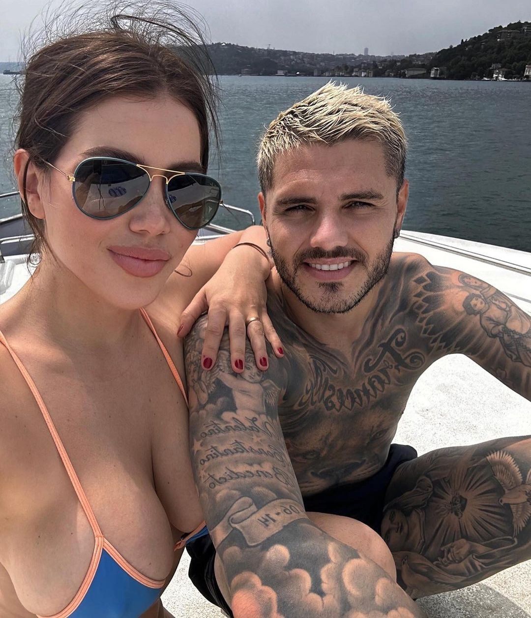 Wanda Nara y Mauro Icardi navegaron juntos por el estrecho de Estambul.
