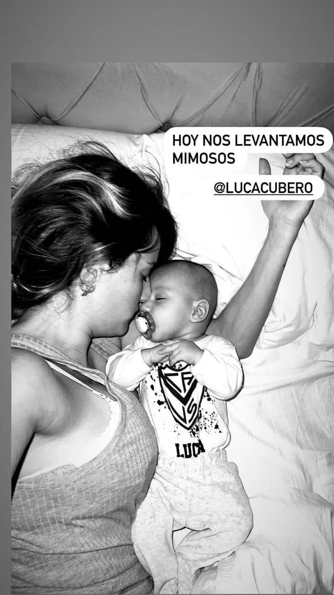 Mica Viciconte, y su hijo Luca