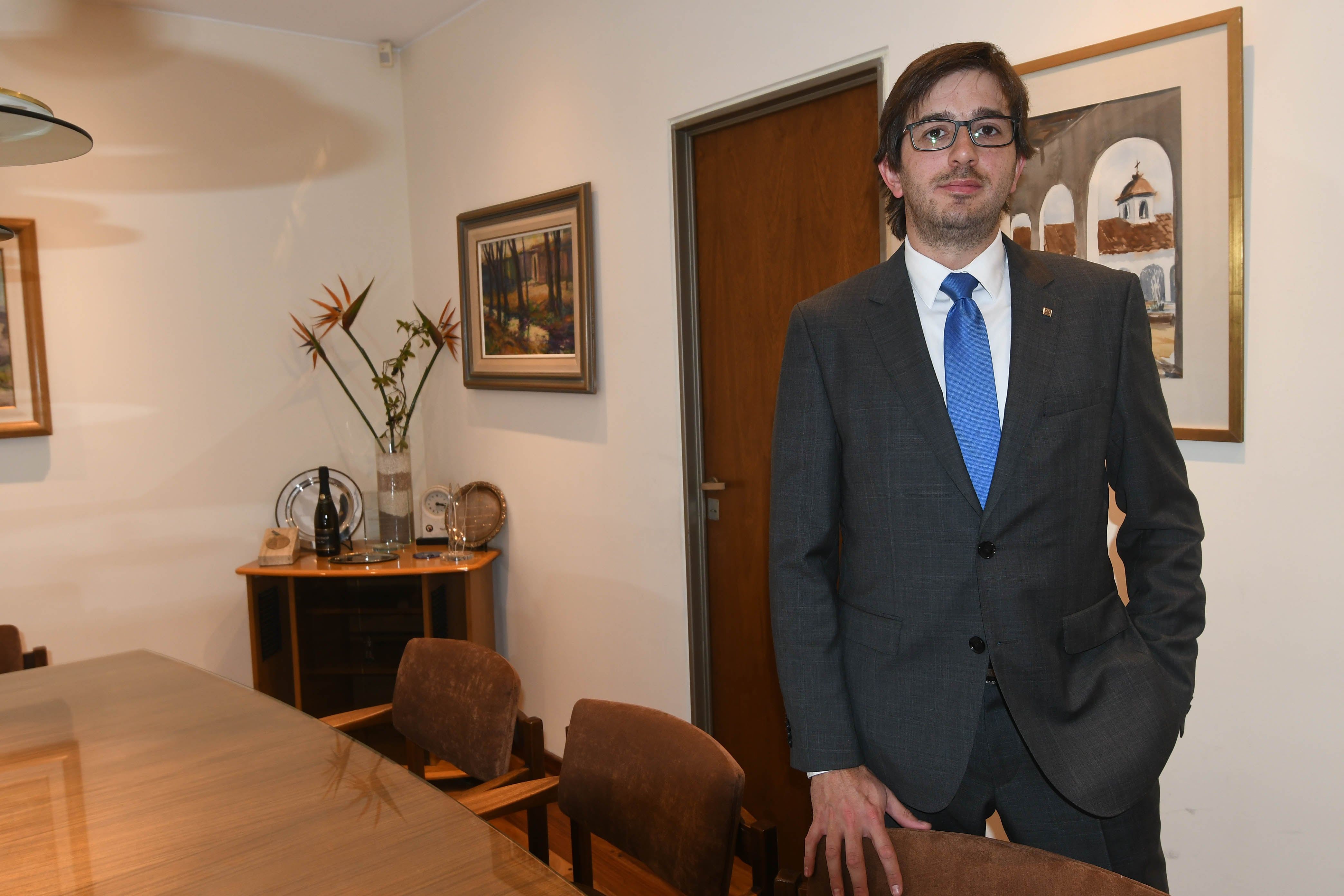 El presidente del Consejo Empresario Mendocino explica que,
para salir de la recesión, hay que atacar los problemas de índole estructural.